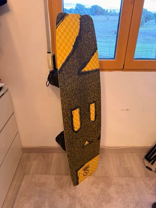 Tabla Wakeboard + fijaciones Jobe Nitro