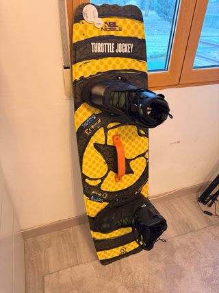 Tabla Wakeboard + fijaciones Jobe Nitro