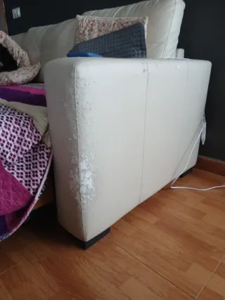 Sofá chaise longue beige y floral