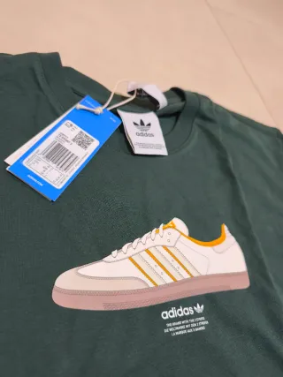 Camiseta Adidas Originals Verde  Dibujo Zapatillas