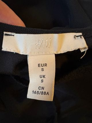 Vestido negro escote espalda