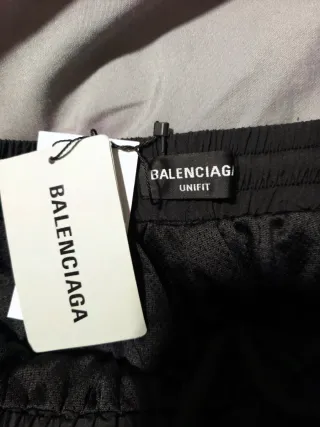 Pantalón cortonegro