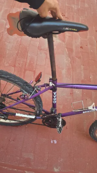 Bicicleta SHIMANO Morada y Amarilla