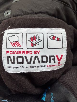 Pantalón de Nieve WEZDE Negro. Talla 8 años