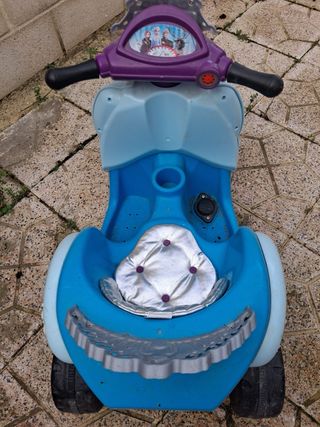 Triciclo infantil azul y morado