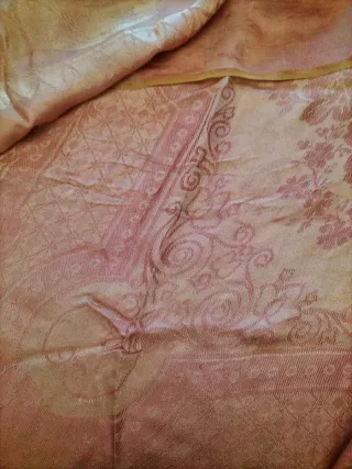 Colcha antigua de seda