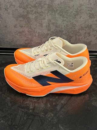 Zapatillas New Balance FuelCell Rebel v4 Talla 42