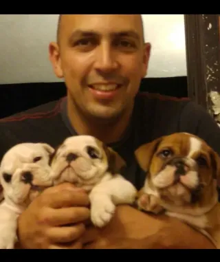 Cuidador, paseador de mascotas.