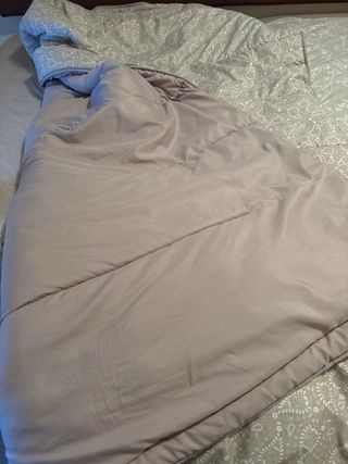 Piumone beige con stampa bianca