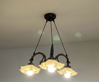 Lámpara de techo colgante de cristal y metal