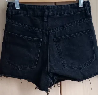 Shorts negros 24colours