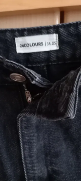 Shorts negros 24colours