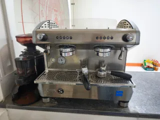 Cafetera Espresso Reneka Viva S