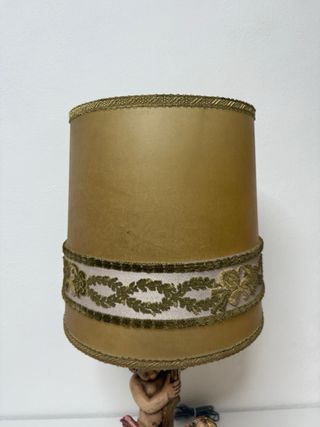 Lámpara de mesa antigua querubines