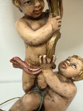 Lámpara de mesa antigua querubines