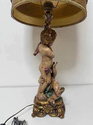 Lámpara de mesa antigua querubines