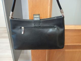 Bolso de piel negro