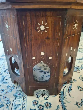 Mesa octogonal madera con incrustaciones de nácar