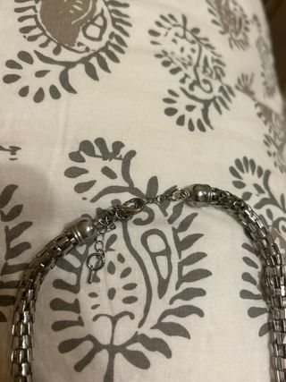 Collar plateado con flecos