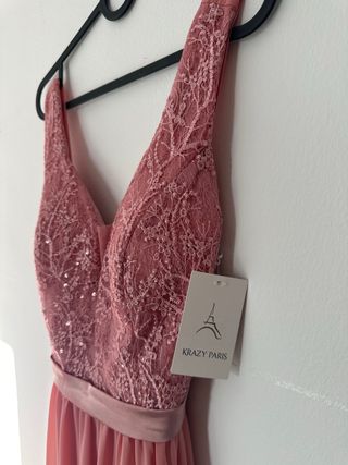 Vestido rosa con encaje