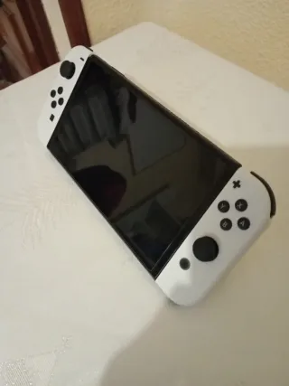 Nintendo Switch OLED Bianca e Nera