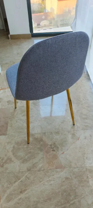 Mueble TV comedor madera claro.