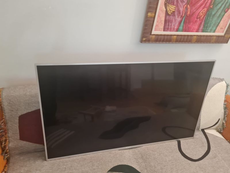 Smart TV Sony +soporte giratorio+ brazo extensible afbeelding 2