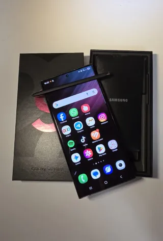 Samsung Galaxy S22 Ultra Morado