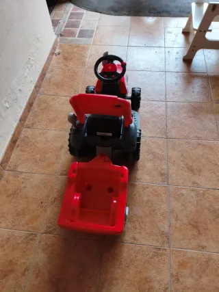 Tractor a batería infantil rojo