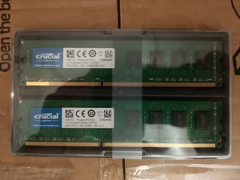 2x 8GB DDR3L Crucial 1600MHz CL11 RAM
