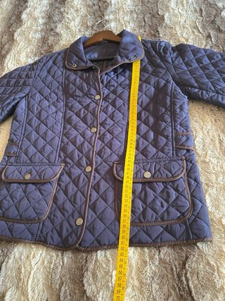 Abrigo acolchado azul marino