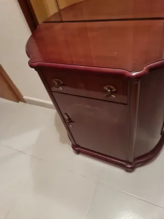 Mueble de entrada con espejo