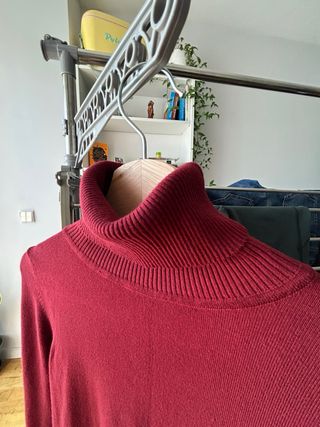 Jersey H&M cuello alto rojo talla L