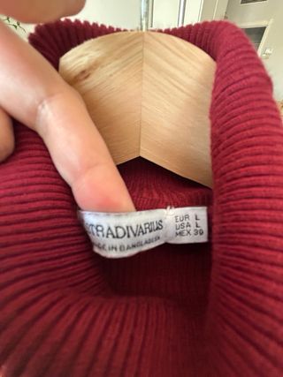 Jersey H&M cuello alto rojo talla L