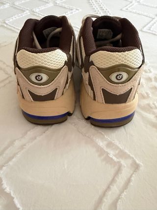 Adidas Response CL Bad Bunny Beige/Marrón