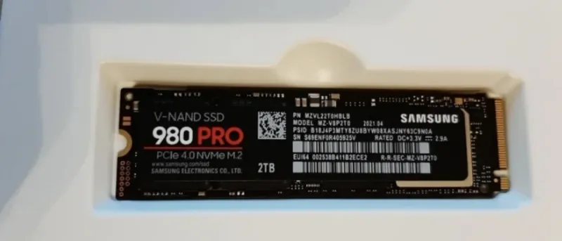 Samsung 980 PRO SSD 2TB PCIe 4.0 NVMe M.2