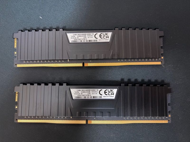 2x Corsair Vengeance LPX 16GB DDR4-3200 C16