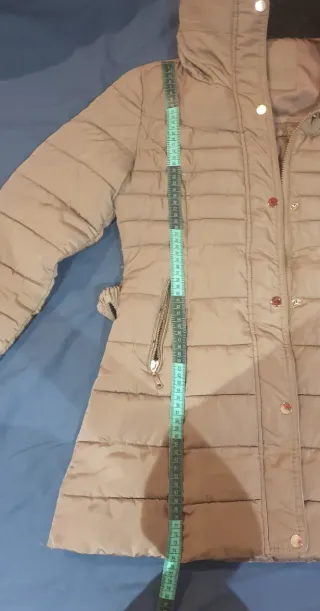 Abrigo acolchado mujer beige