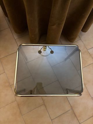 Mesita auxiliar cristal y metal dorado