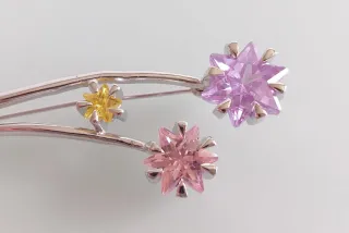 2 BROCHES SIN ESTRENAR (3€ CADA UNO)