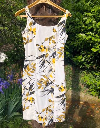 Abito estivo floreale bianco e giallo
