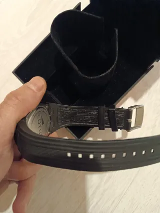 Reloj Lotus Negro y Plateado