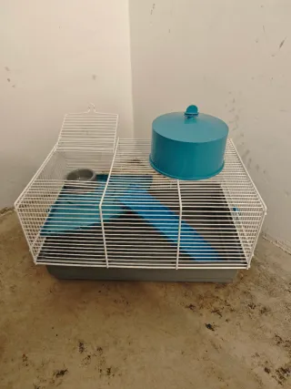 Jaula para hámster con accesorios