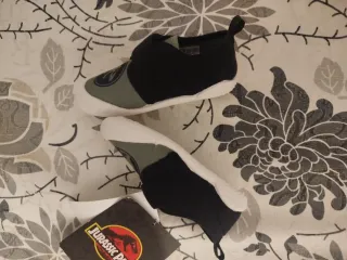 Nuevo. Zapatillas Jurassic Park
