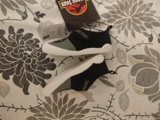 Nuevo. Zapatillas Jurassic Park