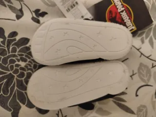Nuevo. Zapatillas Jurassic Park
