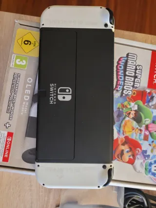 Nintendo Switch OLED Bianca + Giochi