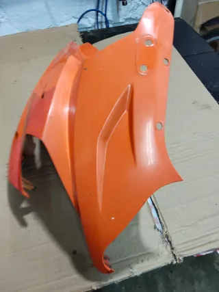 Hyosung GTR 125 Carenado y Mando Luces