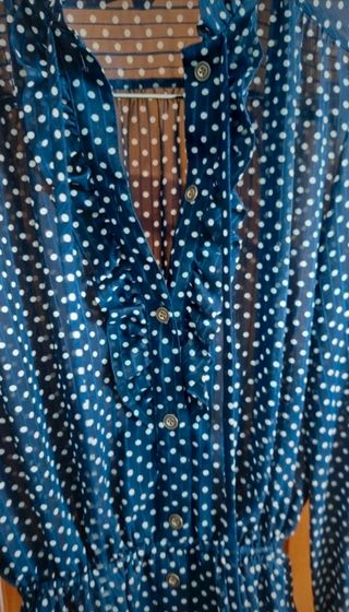 Blusa de manga larga de gasita con topos