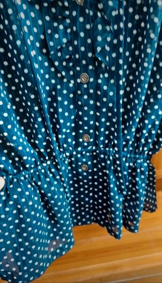 Blusa de manga larga de gasita con topos